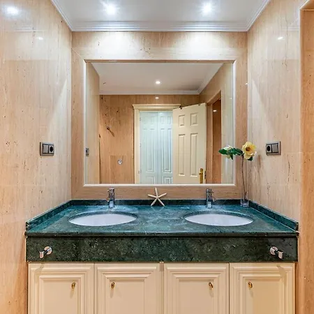 Wonderful With Panoramic Sea Views Apartment