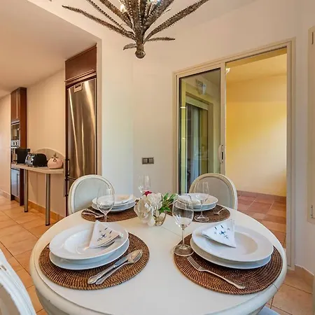 Wonderful With Panoramic Sea Views *